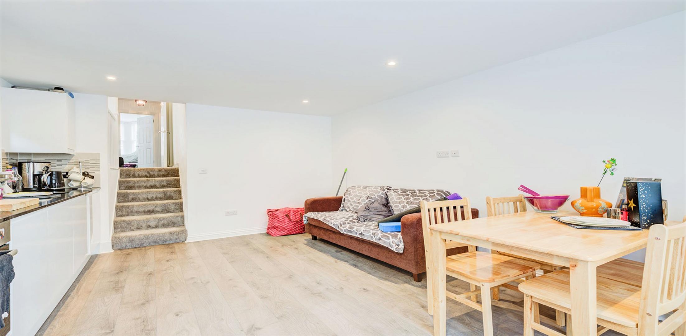 			2 Bedroom, 1 bath, 1 reception Apartment			 Sumatra Road, WEST HAMPSTEAD